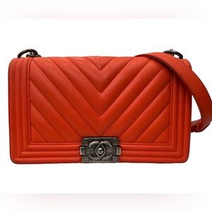 ✨🛍️ Chanel Red Orange Lambskin Leather Quilted Medium Boy Bag